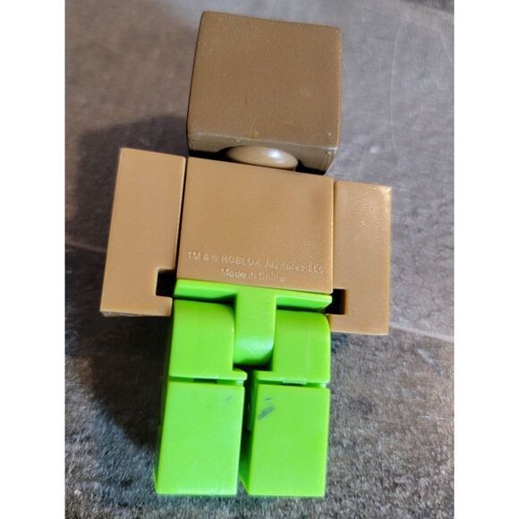 Jazware Roblox green brown dog toy figure - Picture 4 of 4